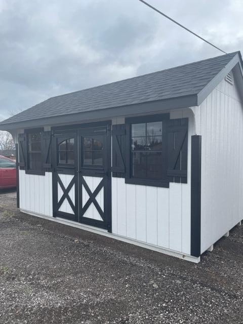10x16 Deluxe Carriage House